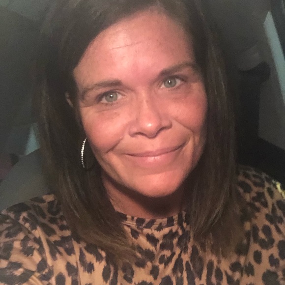 Meet your Posher, Tiffany - Picture 2 of 2